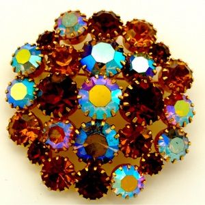 Karu 50s Brooch